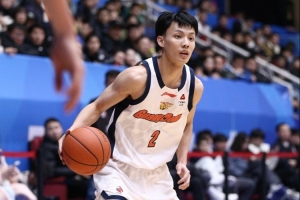 在线观看76人VS独行侠直播_无插件免费观看