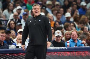 康奈利：诺里一直非常努力工作 他当主教练当之无愧
