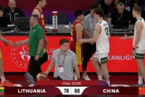 解说：要让年轻球员学会在比赛中去思考 在场上才能应vs各种局面直播_在线观看_免费录像回放_赛事前瞻