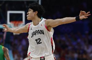 得加强防守！中国男篮第二节19-28 净负日本男篮9分