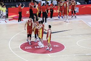 NBA雷霆VS雄鹿_免费视频直播_高清无插件观看