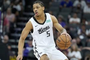 效率不行！7号秀阿卡夫29投仅9中拿25分4助 三分9中1-dq