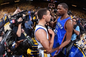 在线观看黑白篮球nba官网直播_无插件免费观看
