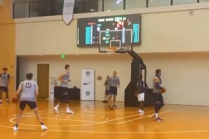 实时尼克斯对阵NBA湖人在线观看